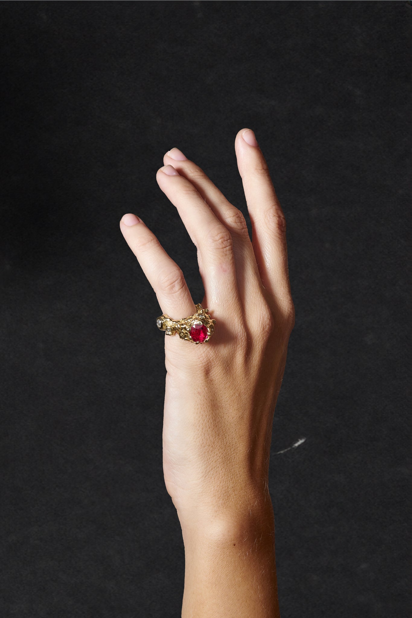 Beira x Papy Oval Ruby Ring