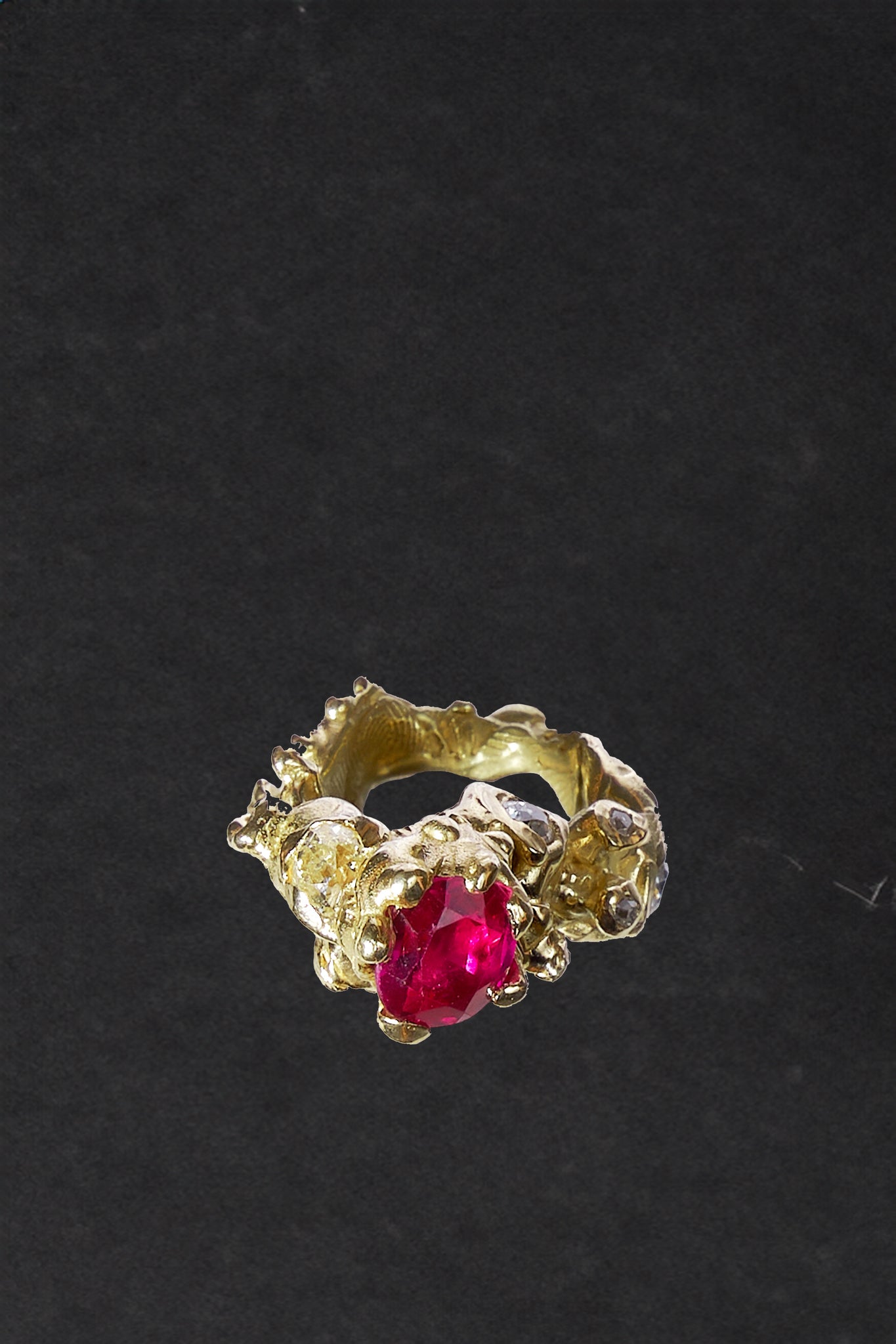 Beira x Papy Oval Ruby Ring