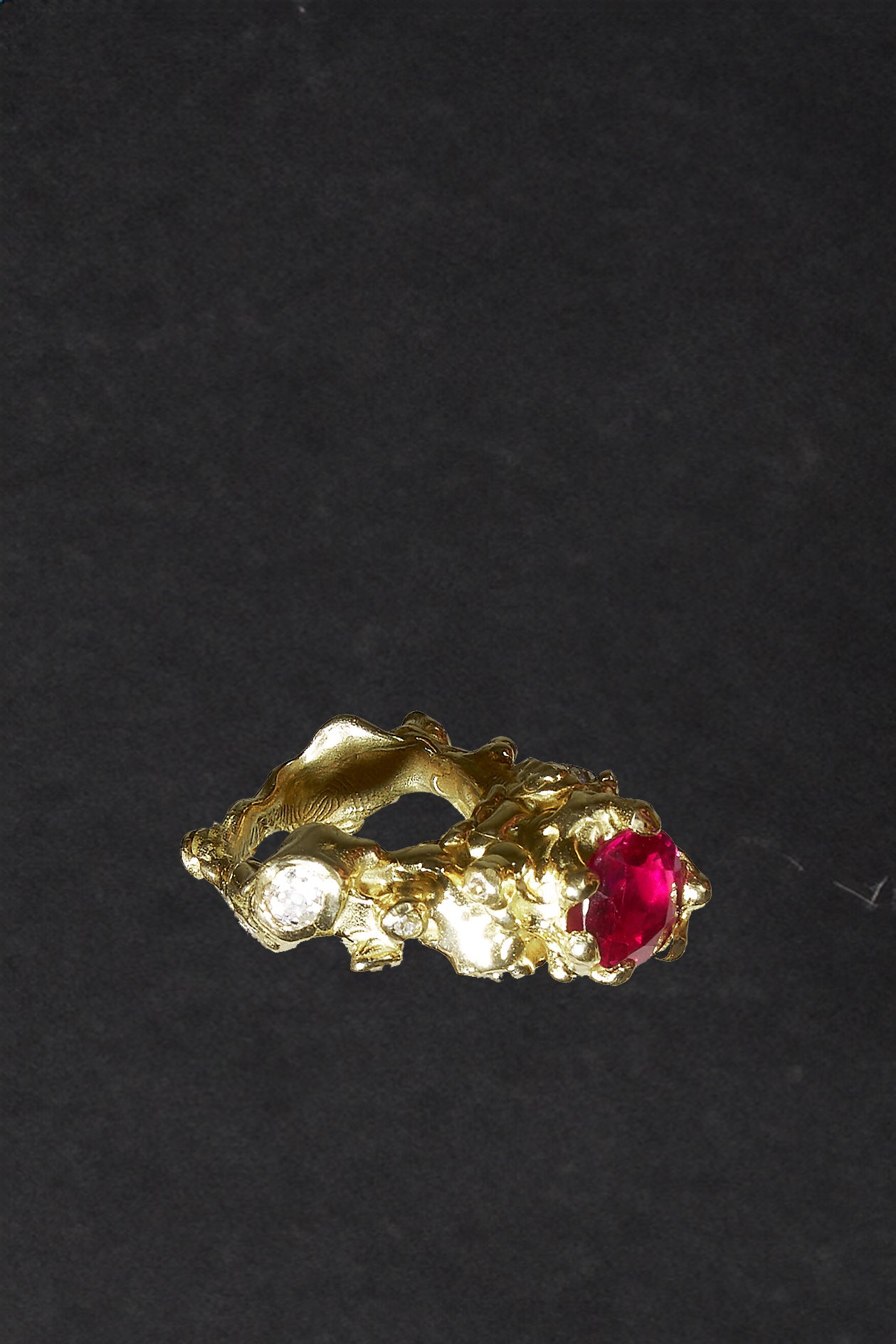 Beira x Papy Oval Ruby Ring