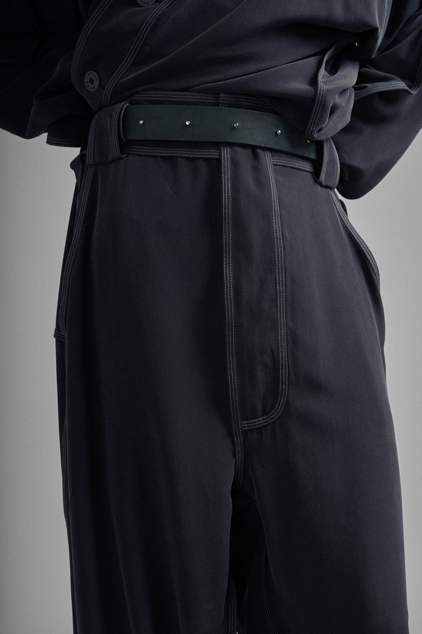 Heavy Silk Side Belt Trousers - Lead Grey