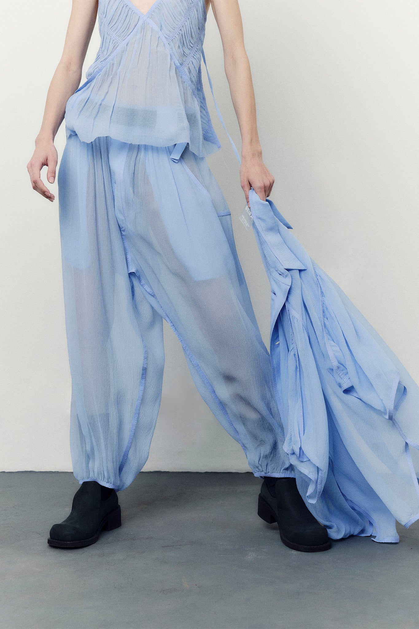 Silk Gathered Balloon Pants - Blue