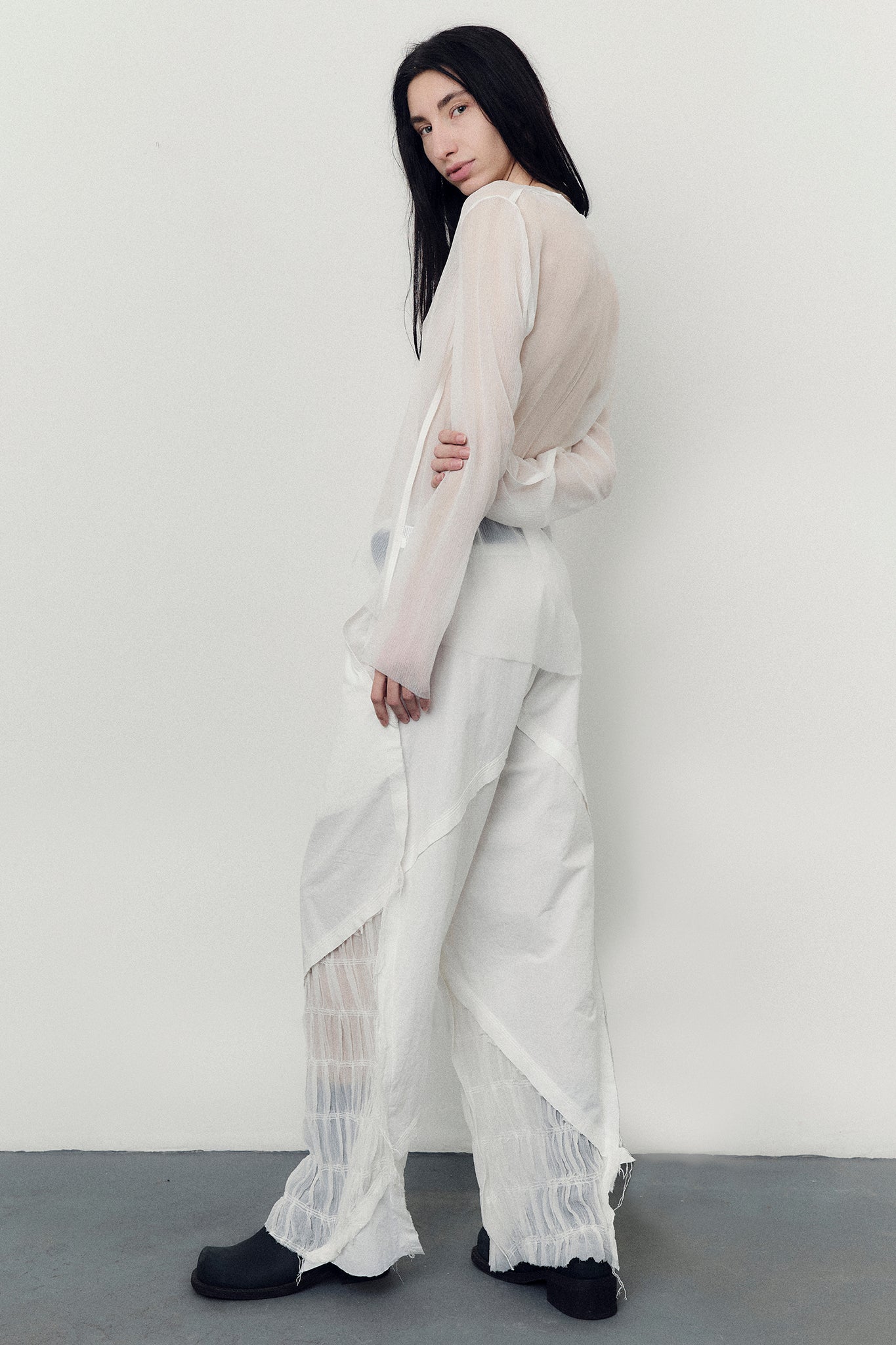 Chiffon Silk V-Neck Fitted Blouse - White