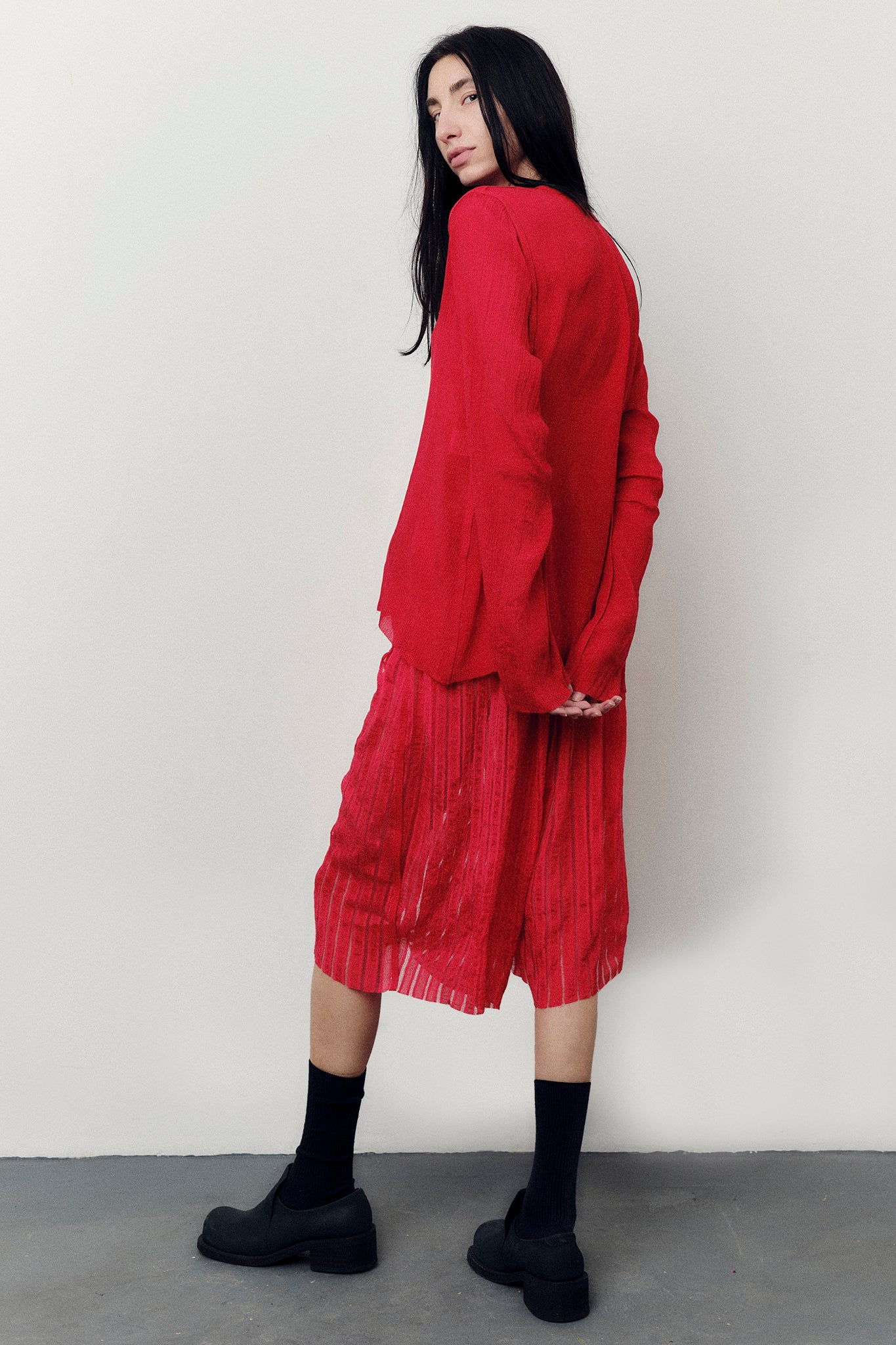 Textured Silk V-neck Fitted Blouse - Red