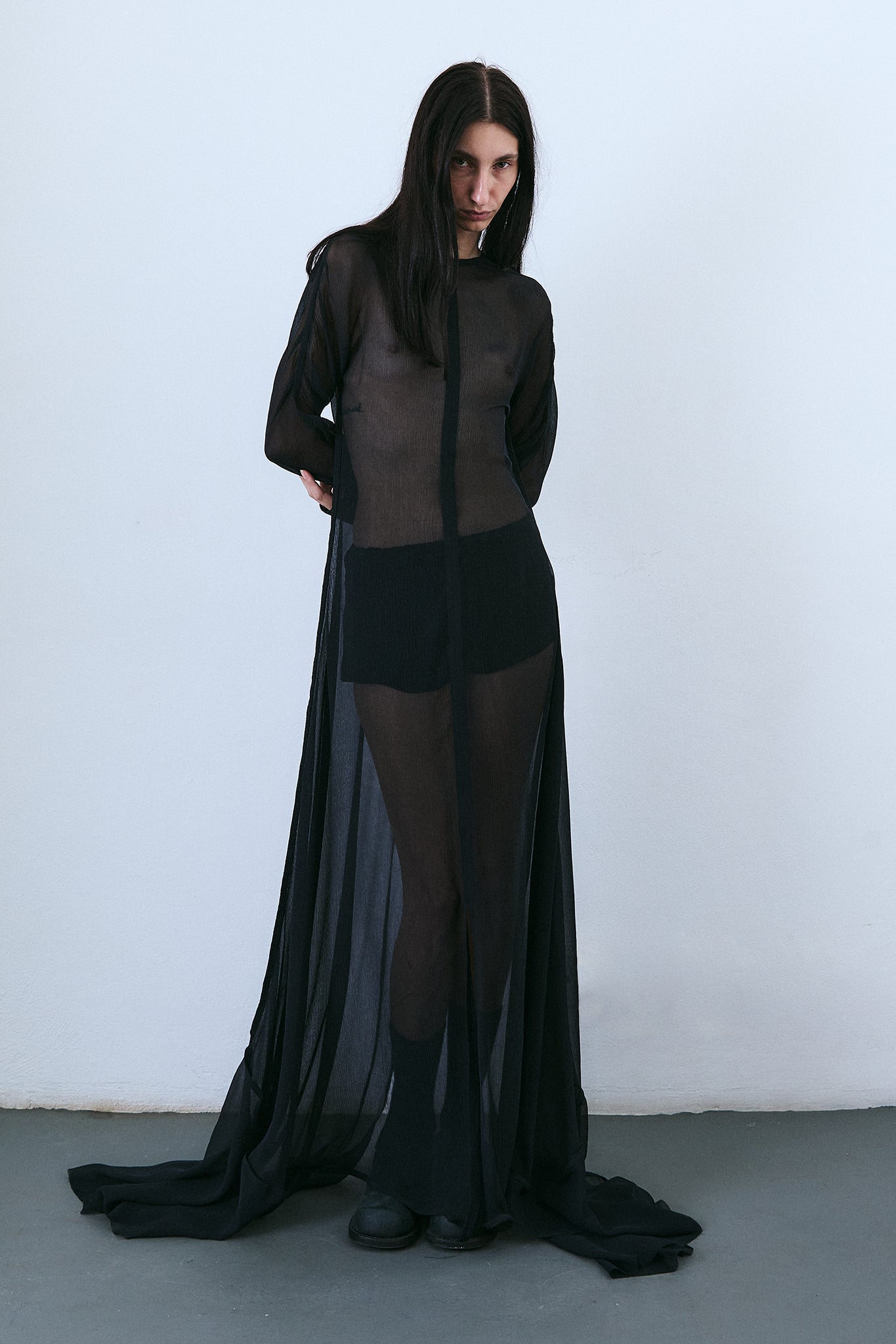 Silk Raglan Dress with Train - Black