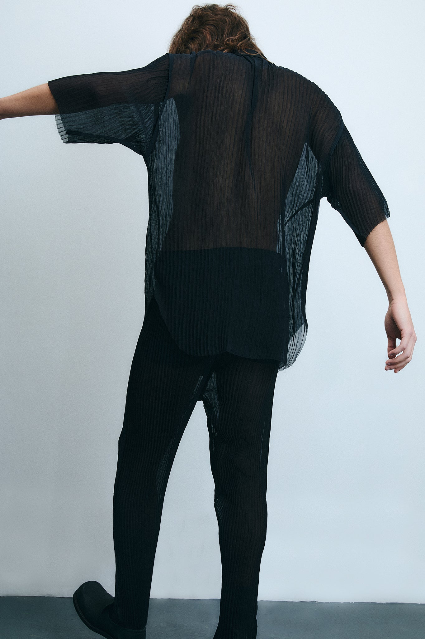 Silk Pleated Straight-Leg Trousers - Black
